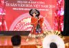 Nhà thiết kế Trần Tâm Tâm đồng hành cùng Trần Thị Thư với thiết kế “Mèo Tây Bắc”, tạo dấu ấn đặc biệt tại đêm thi Trang phục Dân tộc